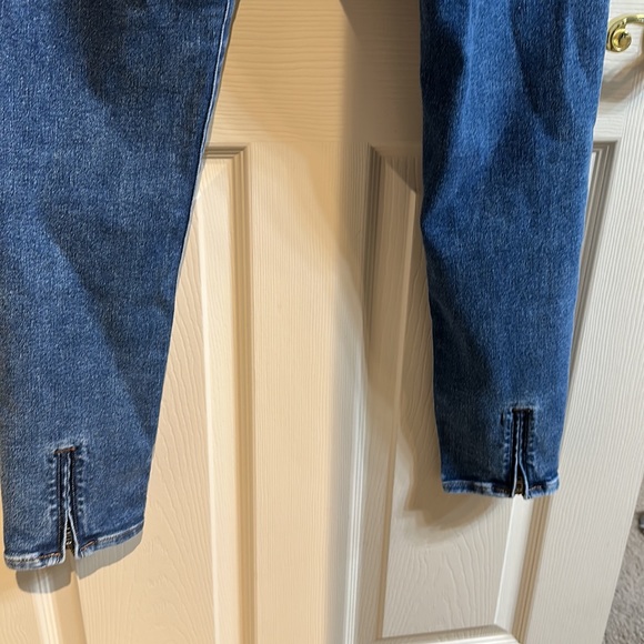Express Skinny Mid Rise Jeans - Picture 4 of 6